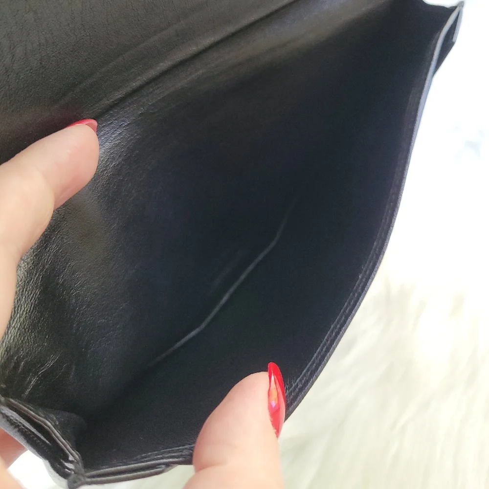 Loewe anagram black